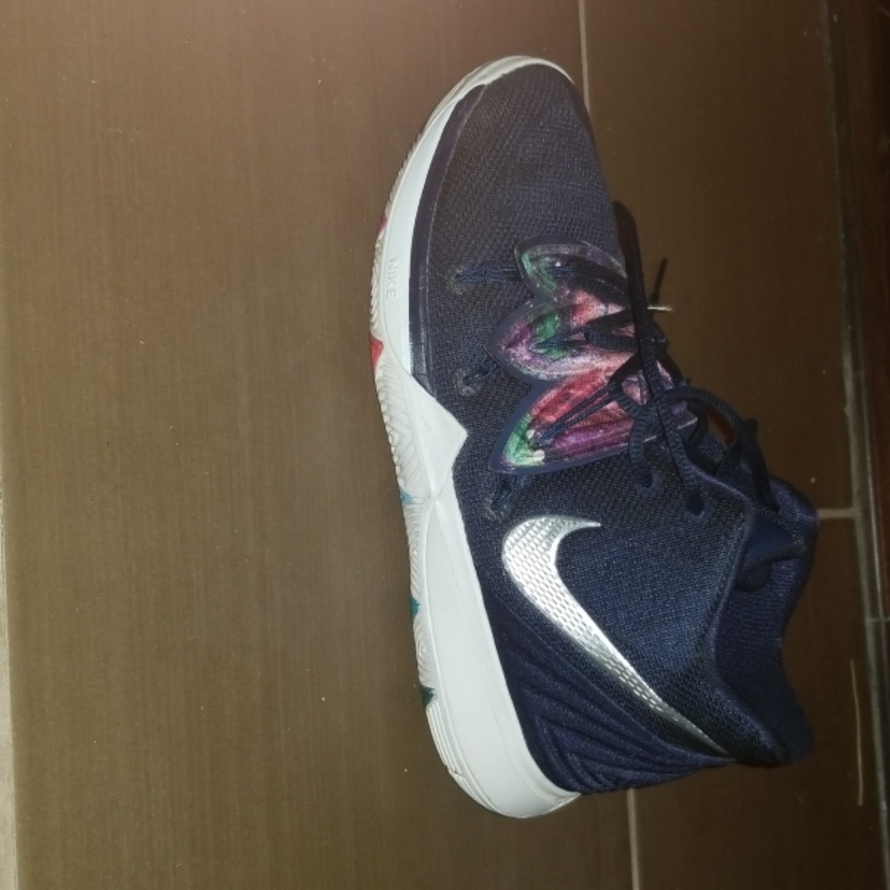 Nike Kyrie 5 Galaxy